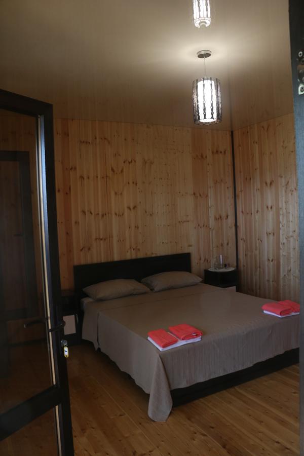 Black-House Pizunda Luaran gambar